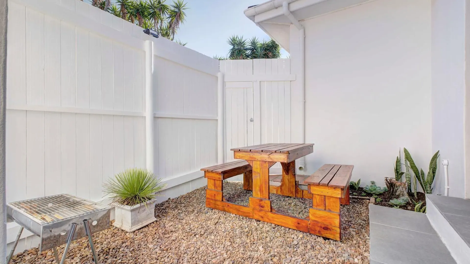 Apartment Affinity Cottage Port Elizabeth